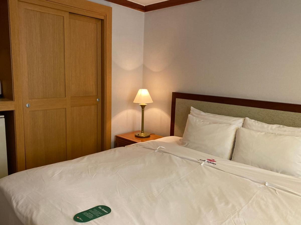 Hotel International Чханвон Экстерьер фото
