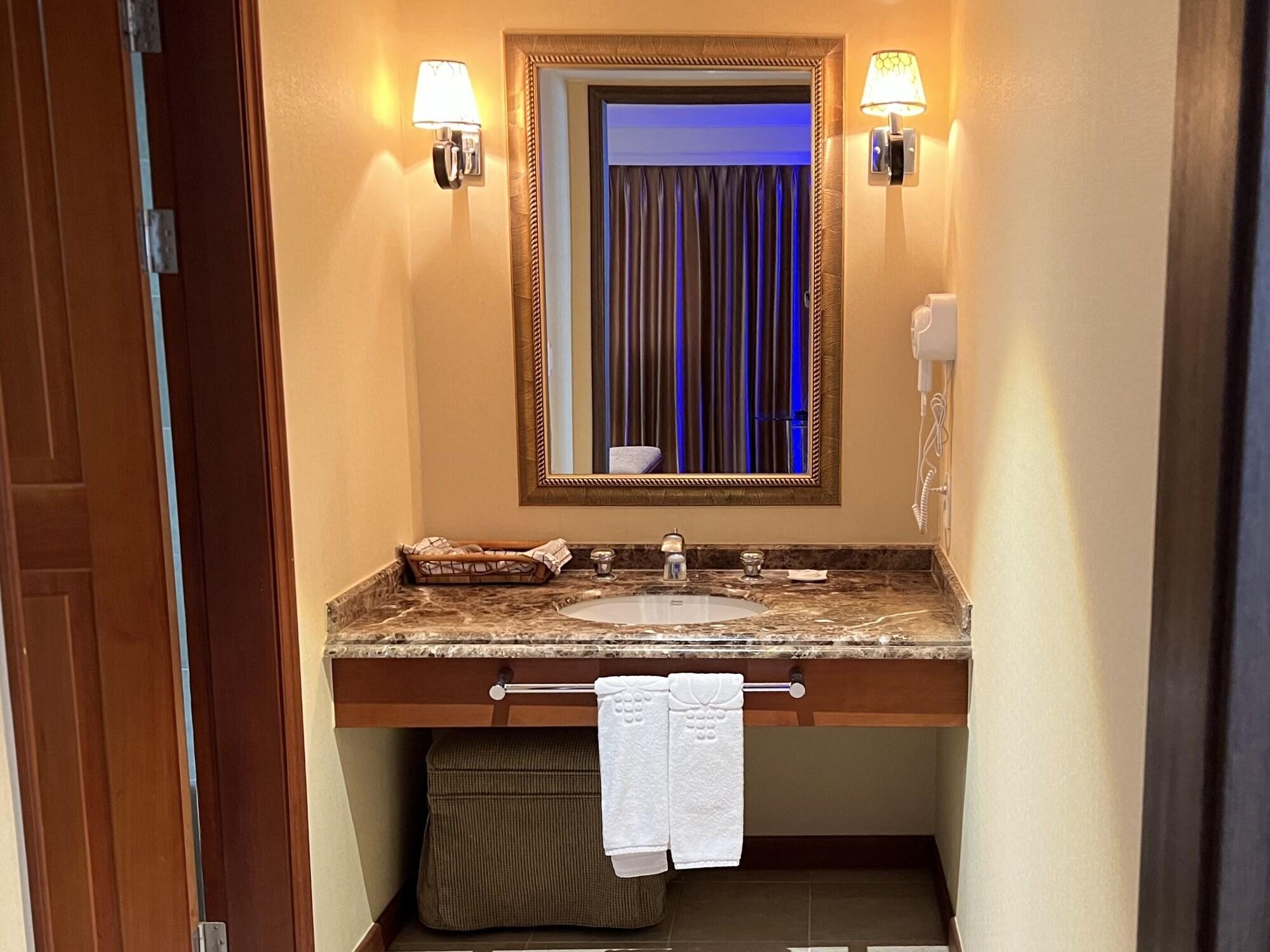 Hotel International Чханвон Экстерьер фото