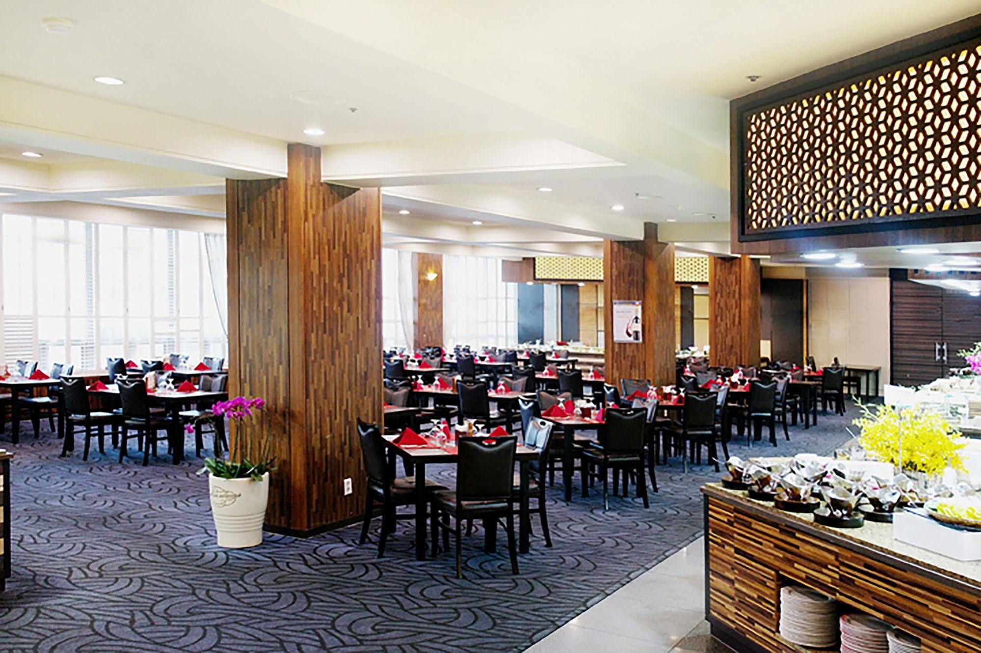 Hotel International Чханвон Экстерьер фото