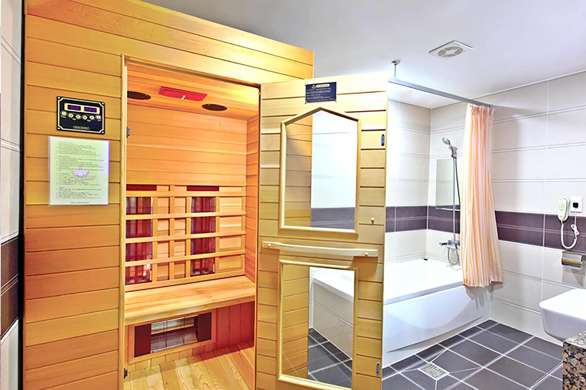 Hotel International Чханвон Экстерьер фото