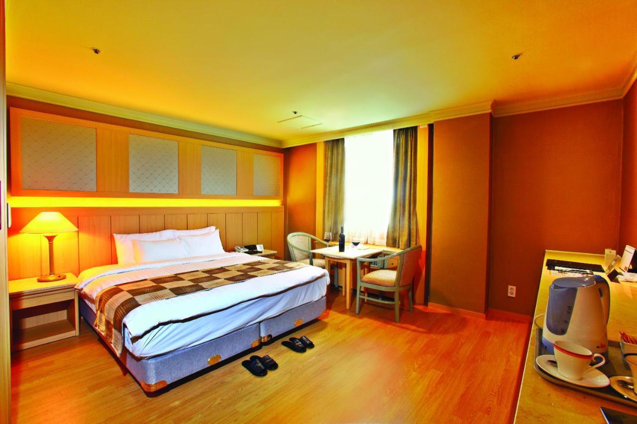 Hotel International Чханвон Экстерьер фото